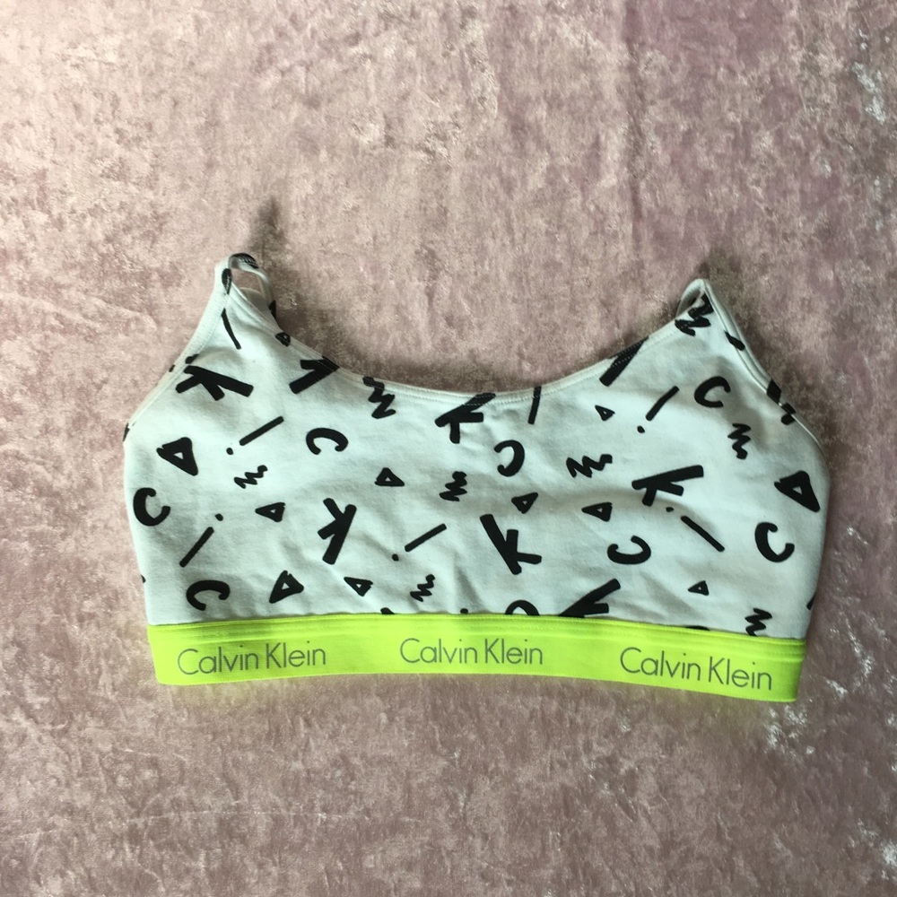 Adorable calvin klein brallette 💕